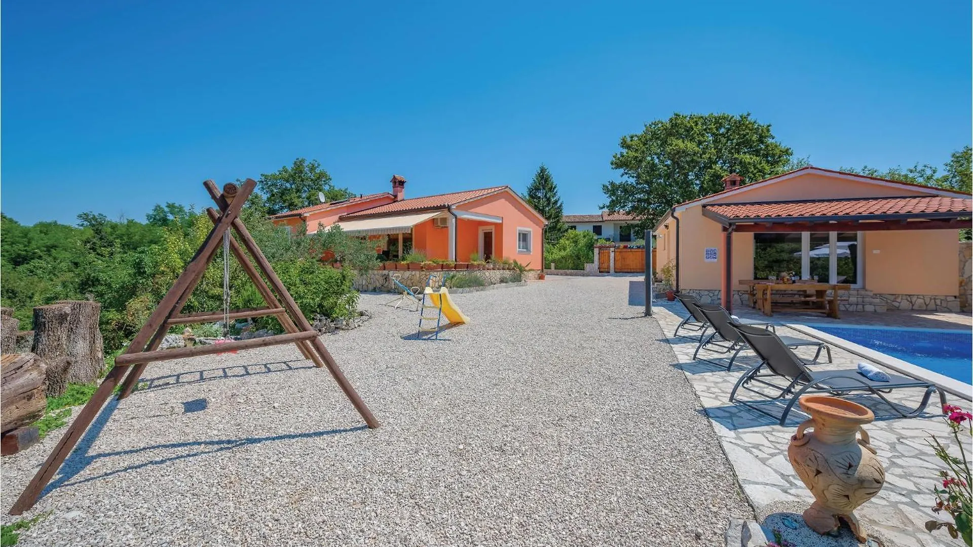 3 Bedroom Awesome Home In Labin Labin