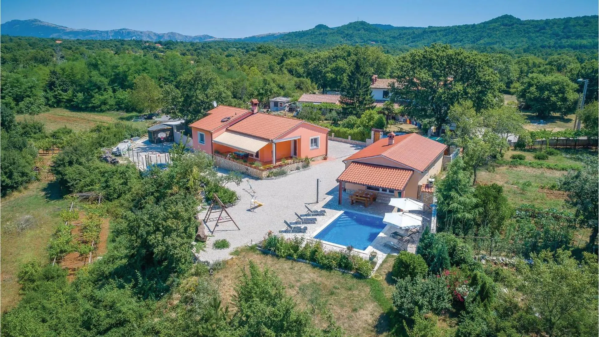 3 Bedroom Awesome Home In Labin contacts