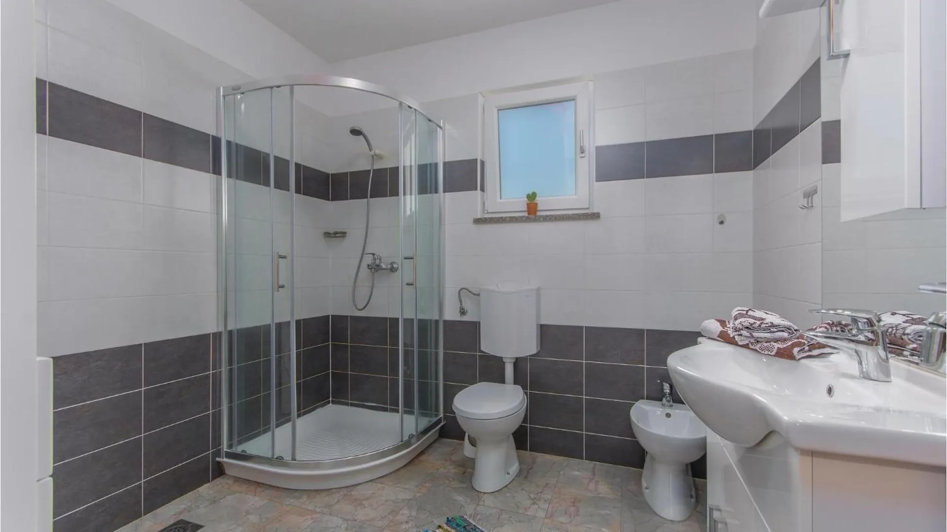3 Bedroom Awesome Home In Labin Labin